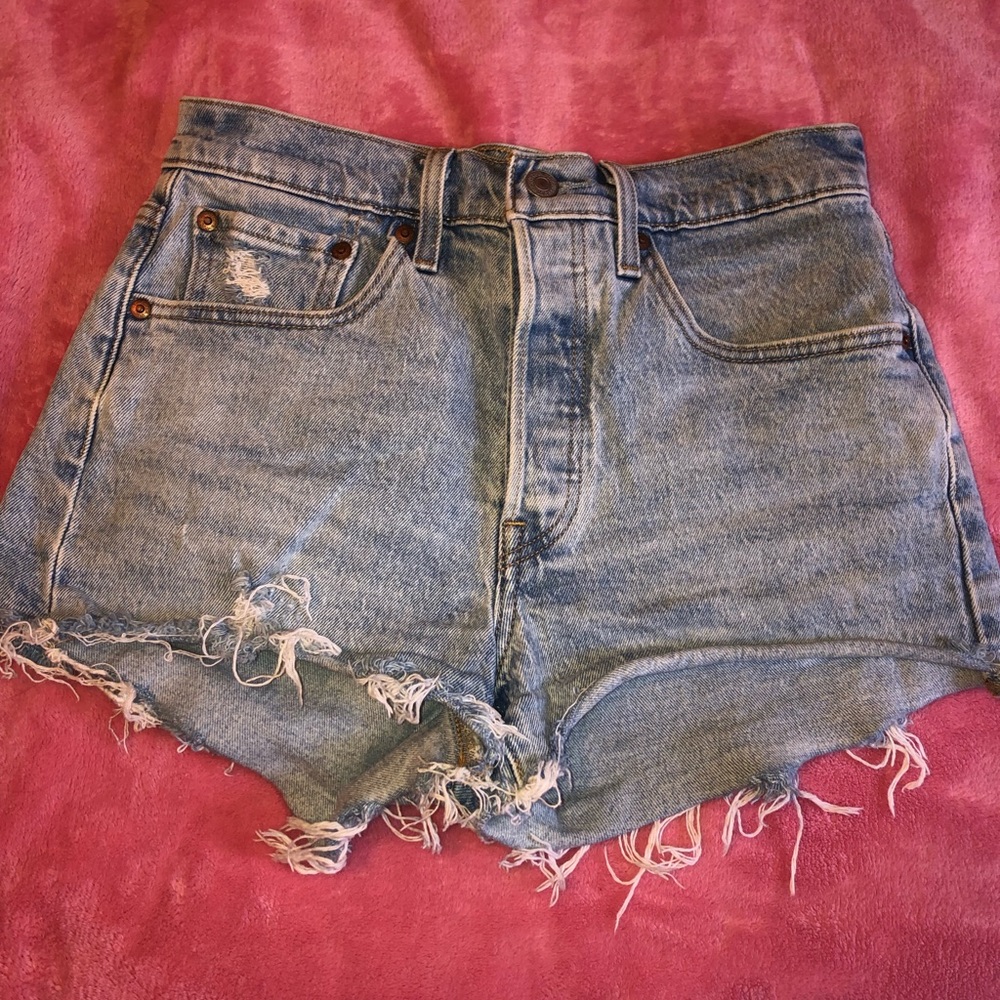 Levi’s light wash 501 shorts